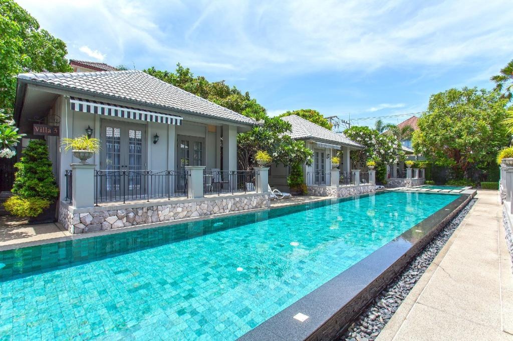 Pattaya Retreat Villas 9BR 2km To BeachfacilitiesSwimming Pool32