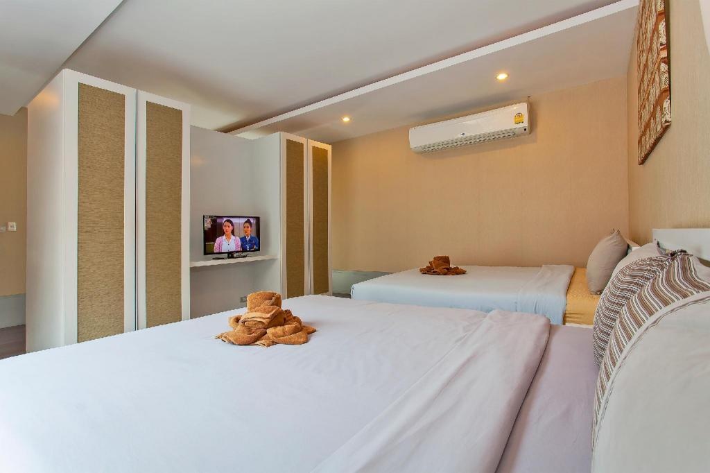 Nagawari 8 Luxury 6BR Pool Villa In Na JomtienfacilitiesBedroom18
