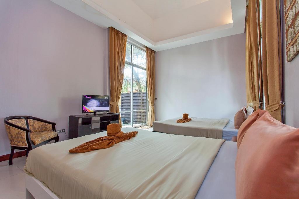 Nagawari 8 Luxury 6BR Pool Villa In Na JomtienfacilitiesBedroom38
