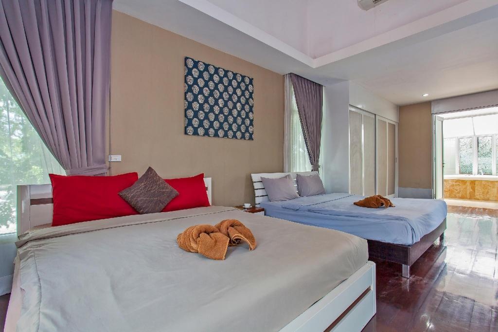 Nagawari 8 Luxury 6BR Pool Villa In Na JomtienfacilitiesBedroom6