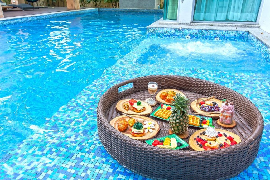 Nagawari 8 Luxury 6BR Pool Villa In Na JomtienfacilitiesSwimming Pool16