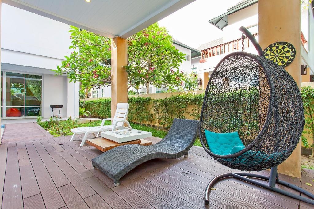 Nagawari 8 Luxury 6BR Pool Villa In Na JomtienpropertyviewsExterior View1