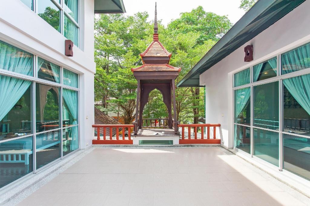 Nagawari 8 Luxury 6BR Pool Villa In Na JomtienpropertyviewsExterior View2