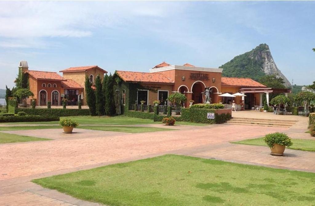 Amazing 3 Bedroom Property With Private Poolroomsrooms Image 11