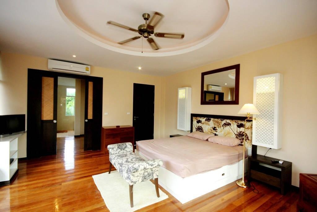 8 Bedroom Holiday Villa Very Close To Beach By HVTfacilitiesBedroom1