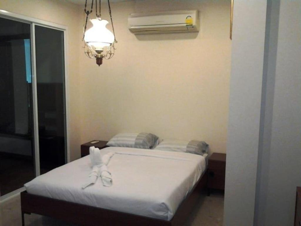 8 Bedroom Holiday Villa Very Close To Beach By HVTfacilitiesBedroom31