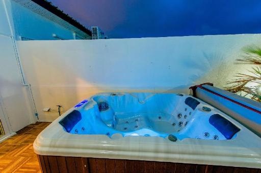 5 Beds Jacuzzi Villa Great For Holiday Near Night Marketfacilitiesfacilities Image 1111