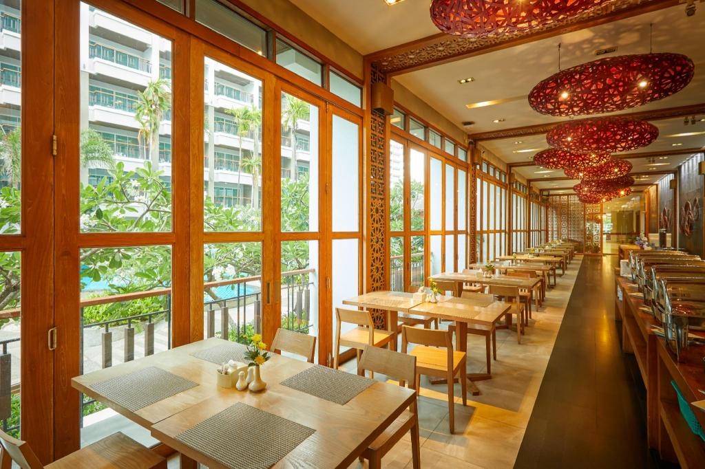 Welcome World Beachfront ResortdiningRestaurant7