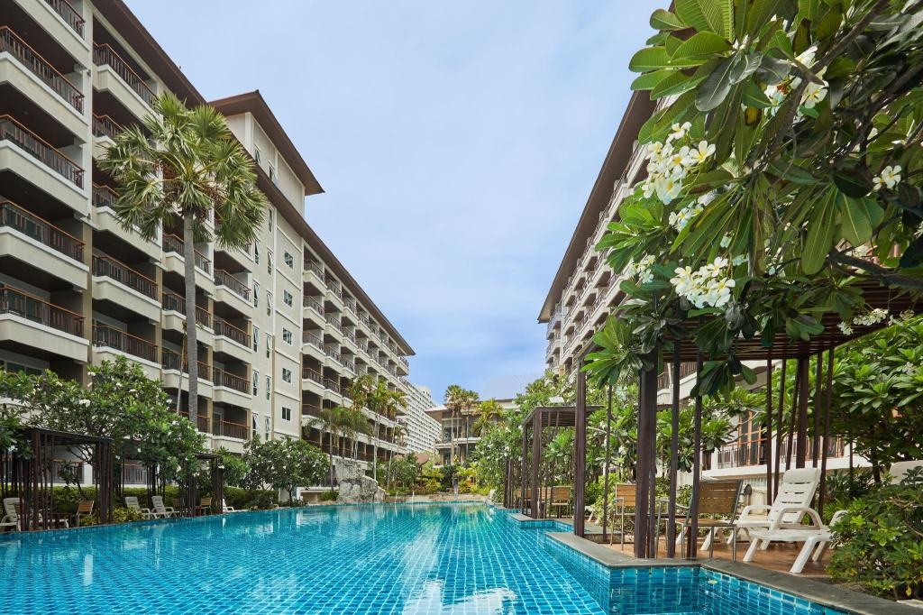 Welcome World Beachfront ResortpropertyviewsExterior View5