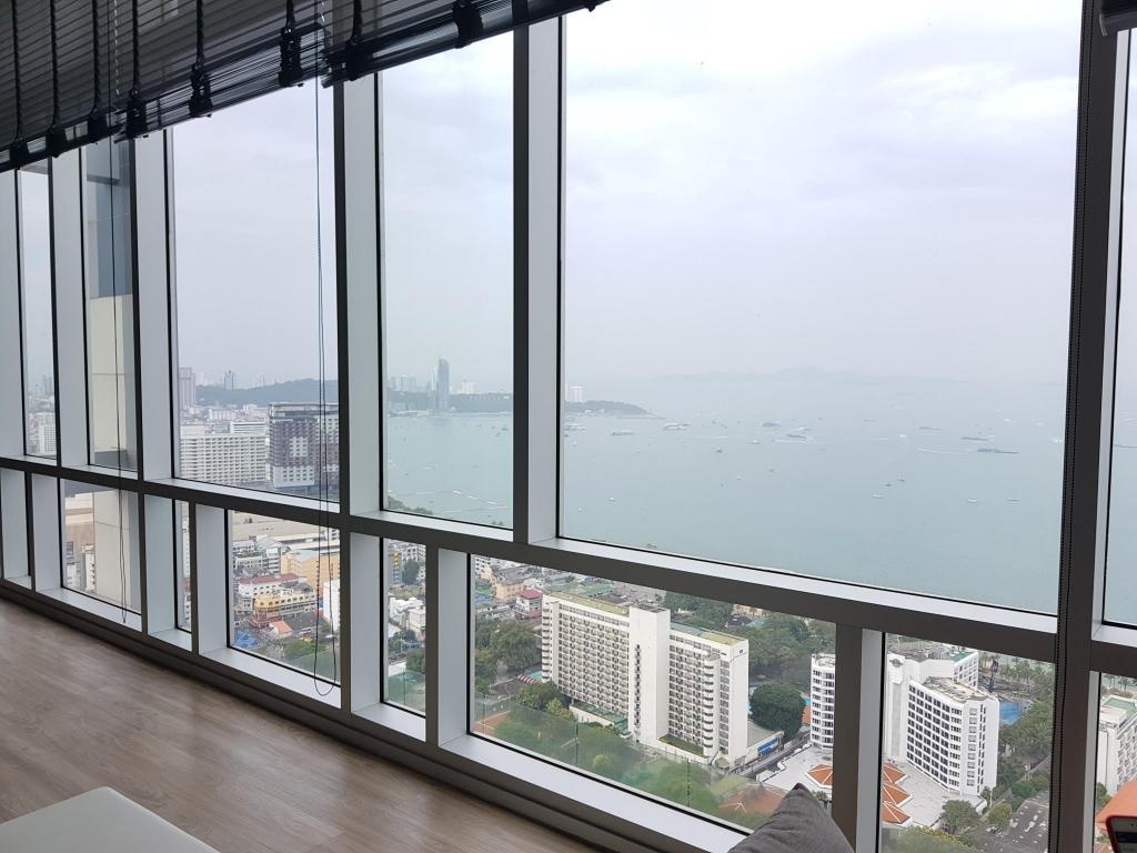 1BR Downtown Centric Sea By Pattaya HolidayfacilitiesBalconyterrace2