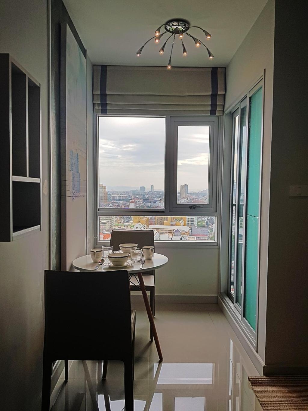 1BR Downtown Centric Sea By Pattaya HolidaypropertyviewsInterior View6