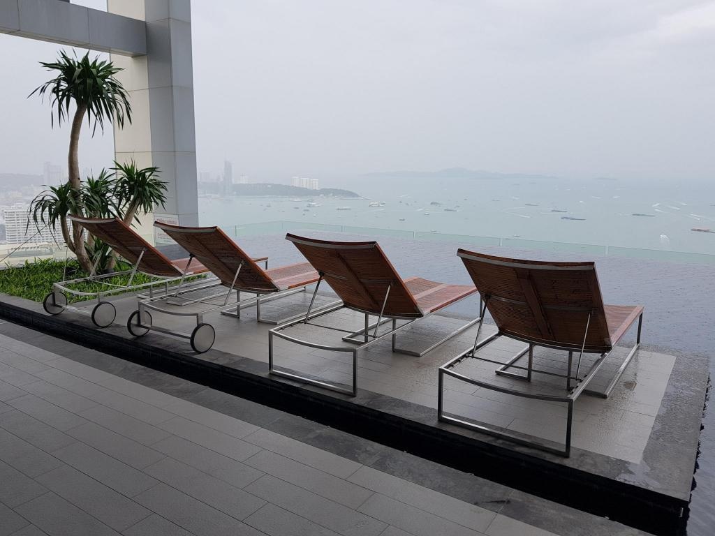 1BR Downtown Centric Sea By Pattaya Holidaypropertyviewspropertyviews Image 11