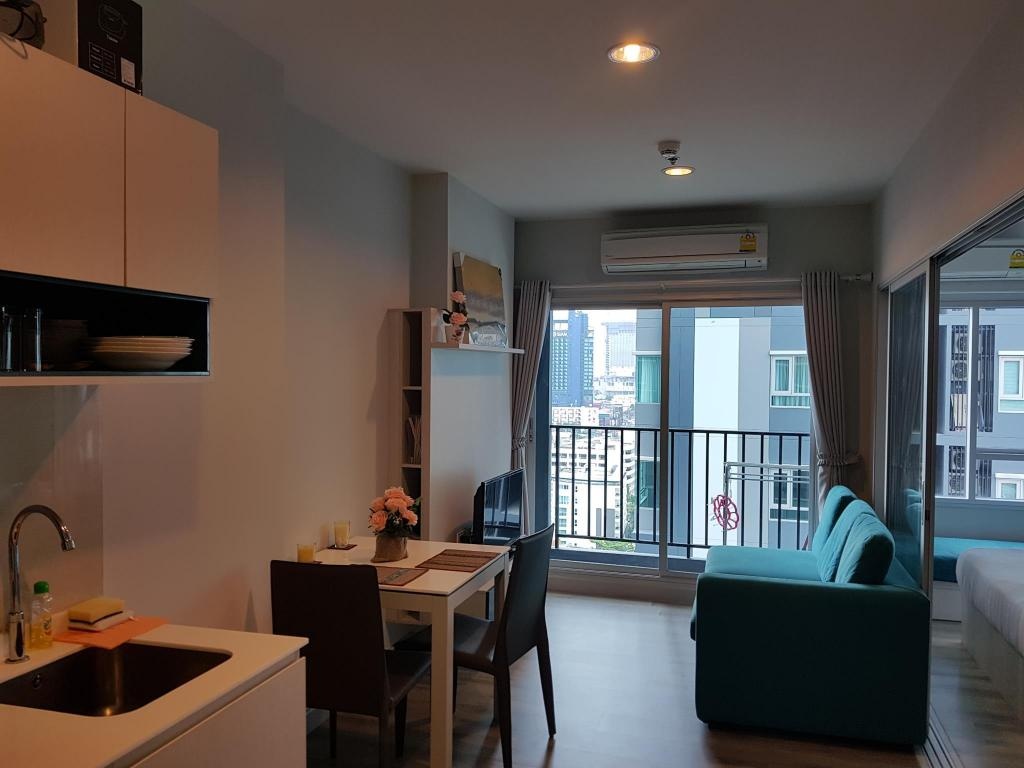 1BR Downtown Centric Sea By Pattaya Holidayroomsrooms Image 11