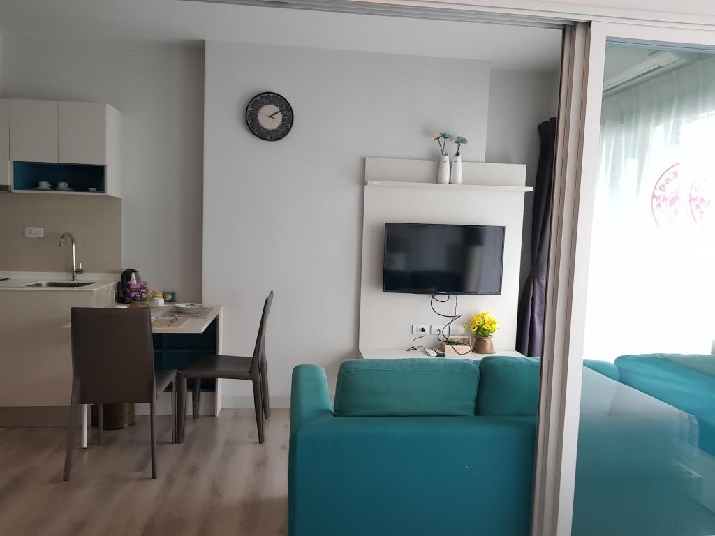 1BR Downtown Centric Sea By Pattaya Holidayroomsrooms Image 1111