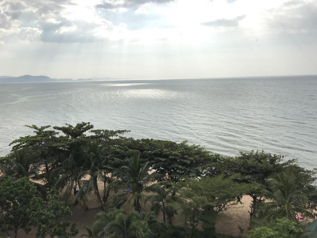 Golden Sand Beachside Spacious Beach View Condopropertyviewspropertyviews Image 22