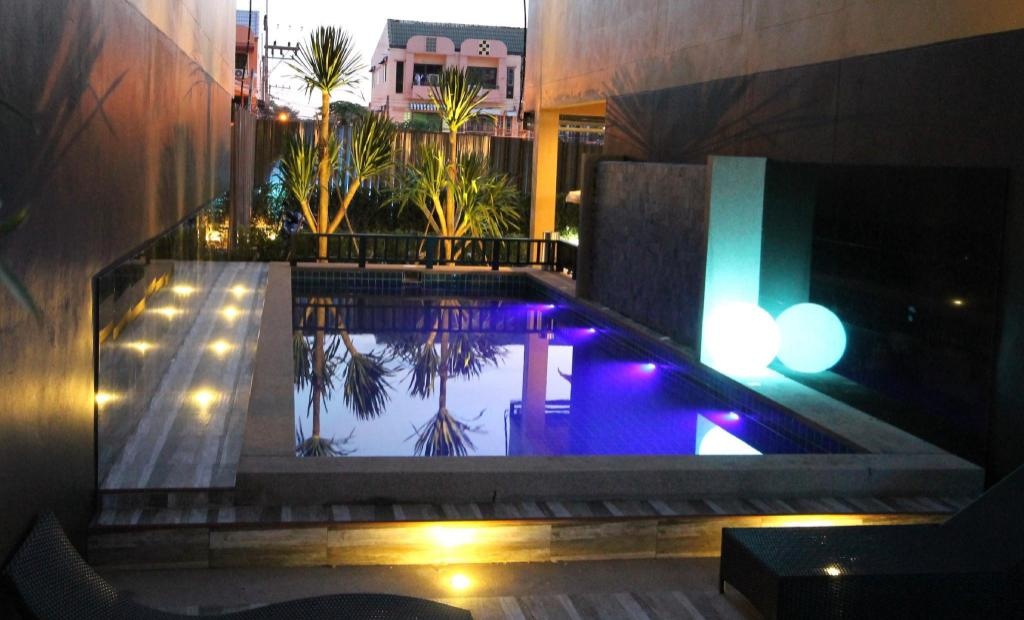 ROOMS REPUBLIC PATTAYAfacilitiesSwimming Pool Outdoor3