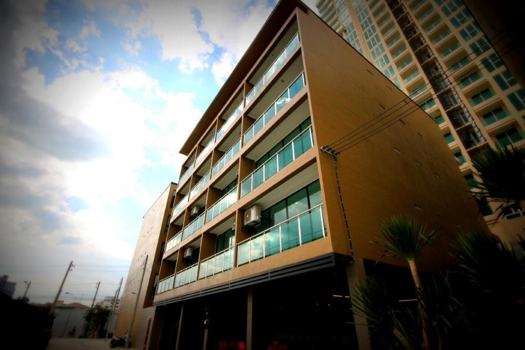 ROOMS REPUBLIC PATTAYApropertyviewsExterior View1