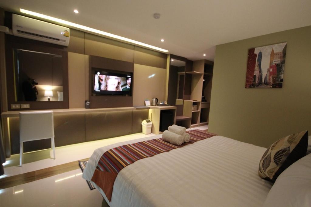 ROOMS REPUBLIC PATTAYAroomsDeluxe Twin Room Bed3