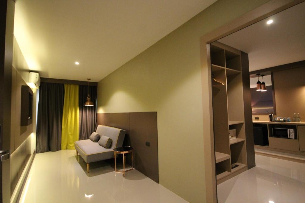 ROOMS REPUBLIC PATTAYAroomsFamily Suite View4