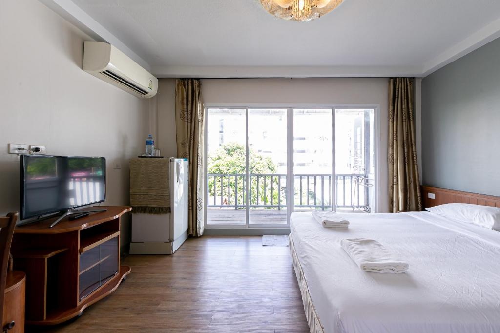 Wong Amat HouseroomsDeluxe Balcony Room View6