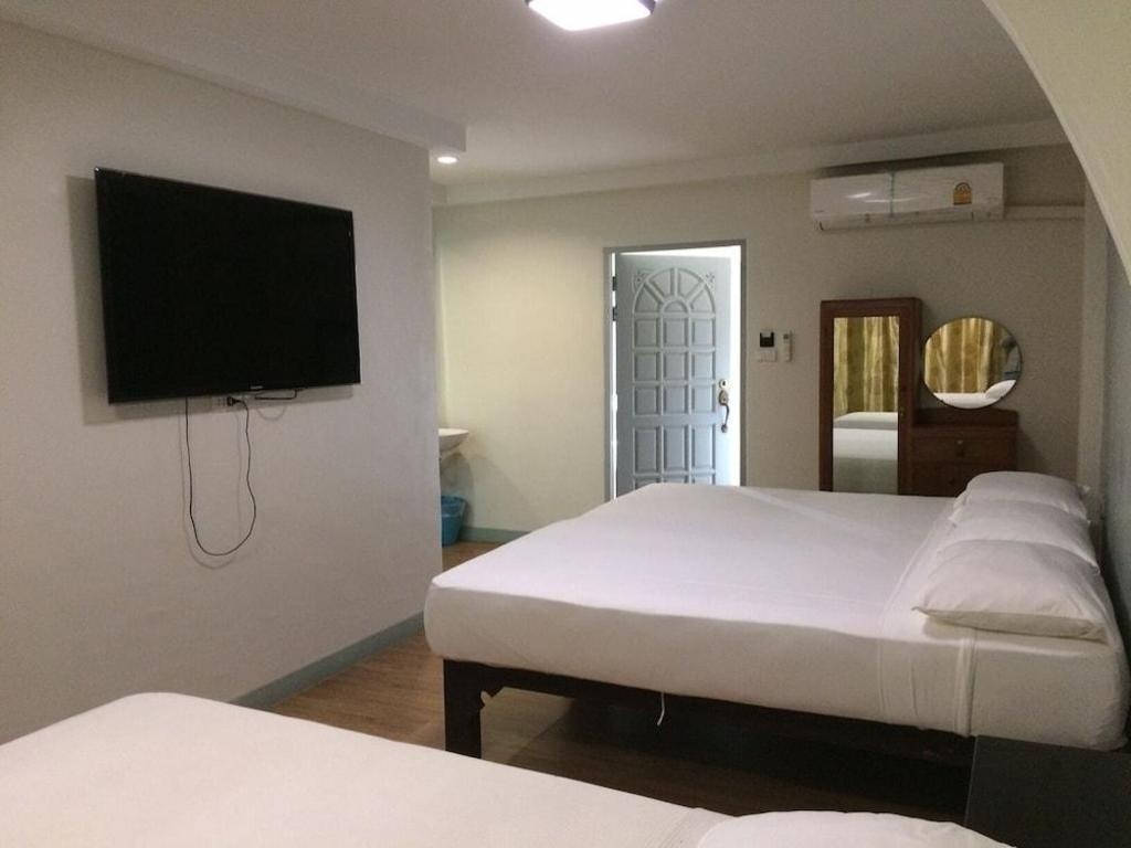Wong Amat Houseroomsrooms Image 1515