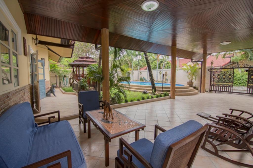 Villa Of ThronesfacilitiesGarden2