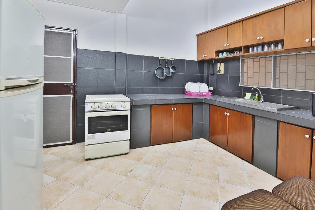 Villa Of ThronesfacilitiesKitchen3