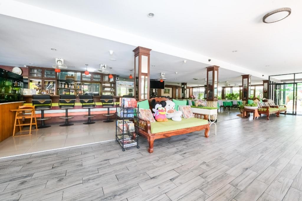 Suppamitr Villa HotelpropertyviewsLobby33