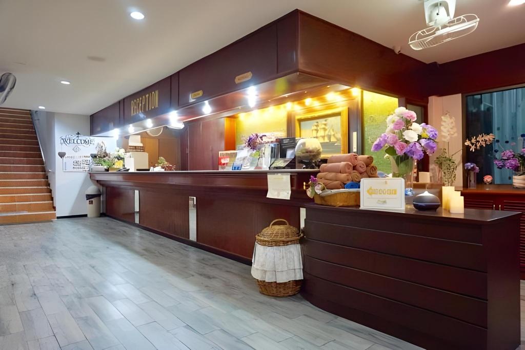 Suppamitr Villa HotelpropertyviewsReception26