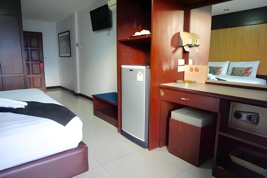 Suppamitr Villa HotelroomsSuperior Double Room Facilities7