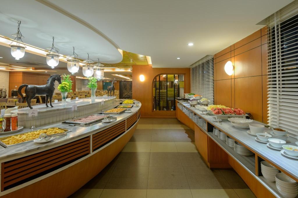 Bay Beach Resort JomtiendiningRestaurant7