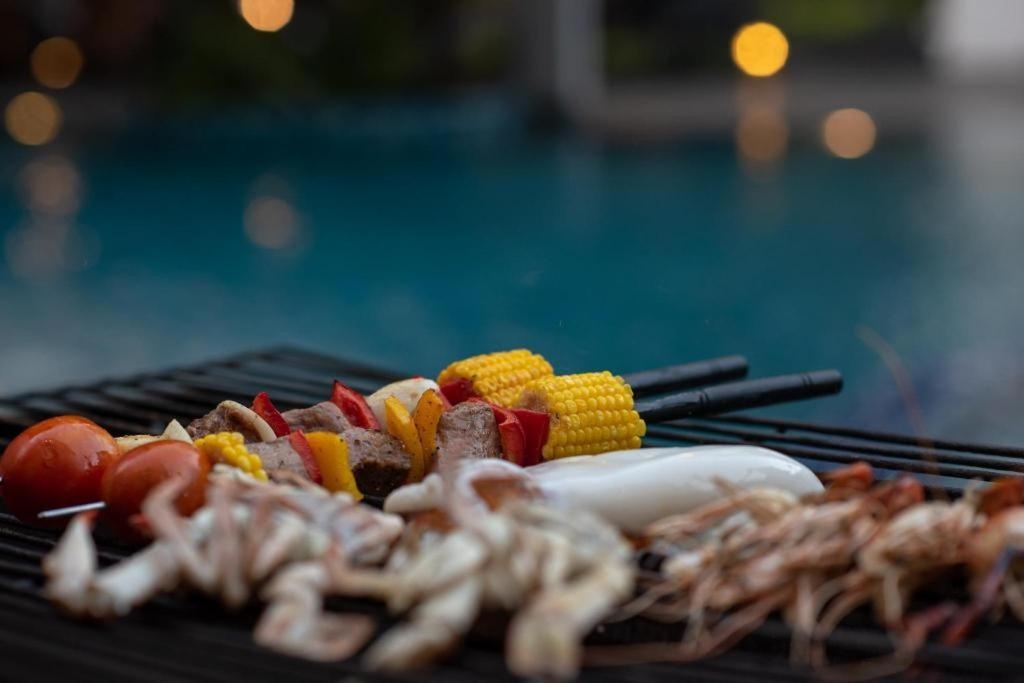 Bay Beach Resort Jomtiendiningdining Image 1717