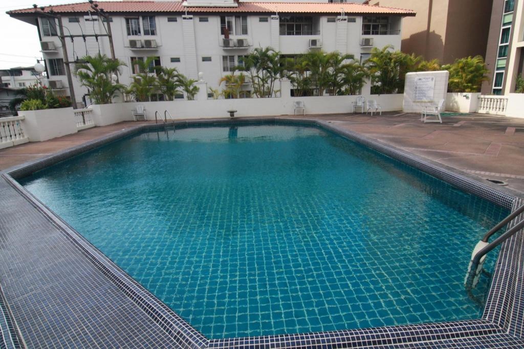 Pattaya Tower Room 604facilitiesSwimming Pool Outdoor2