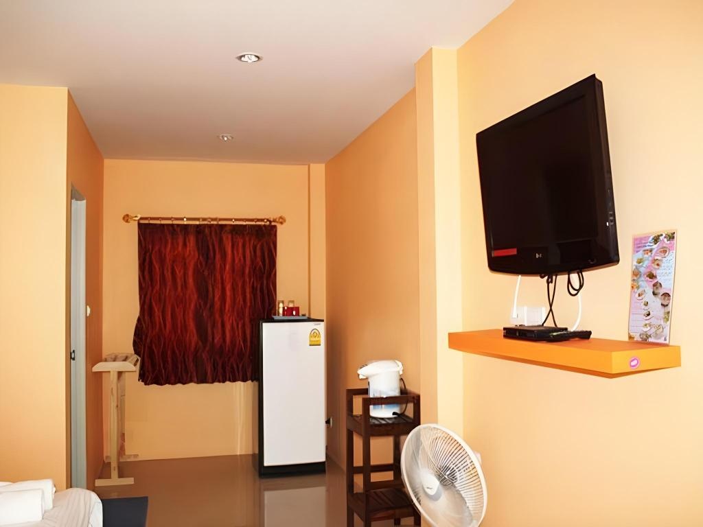 Barberry At Koh Larn HotelroomsStandard4