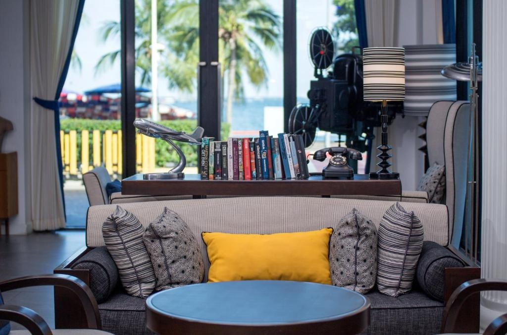 Wave HotelpropertyviewsLobby24