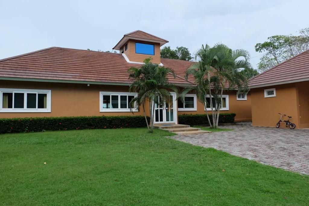 The Pool House Pattaya No2 14 Adults 5 BedroompropertyviewsExterior View1