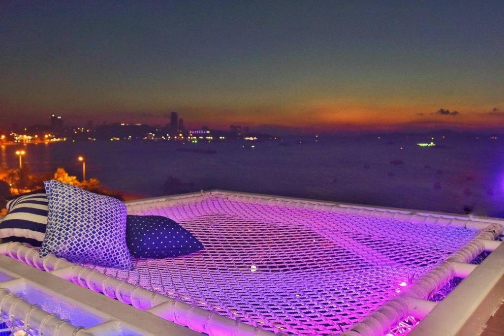 Pattaya Sea View HotelfacilitiesAttractions9