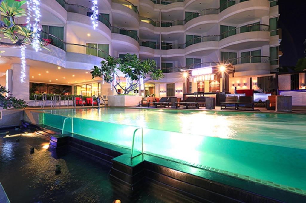 Pattaya Sea View HotelfacilitiesBalconyterrace2