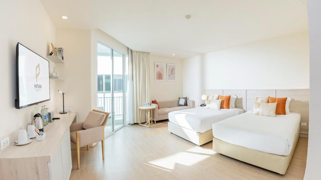 Pattaya Sea View HotelroomsDeluxe Twin City View View5