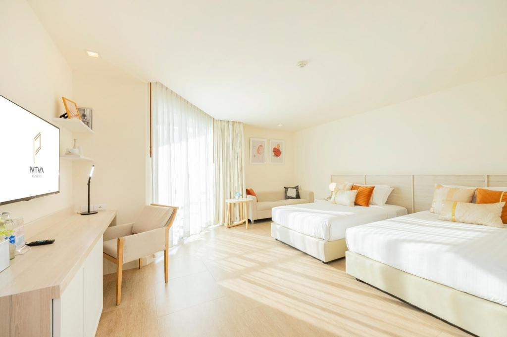 Pattaya Sea View HotelroomsDeluxe Twin Ocean View Bed9