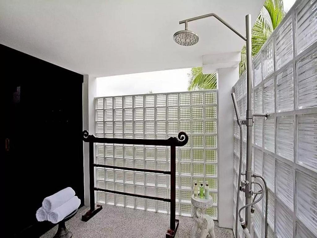 5 Star 9BR Private Luxury Pool Resort W TennisfacilitiesShower14