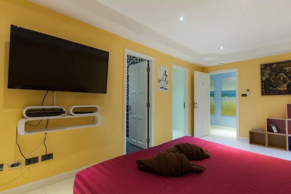 Ultimate 8BR Party Villa W Pool Near Walking StfacilitiesBedroom24