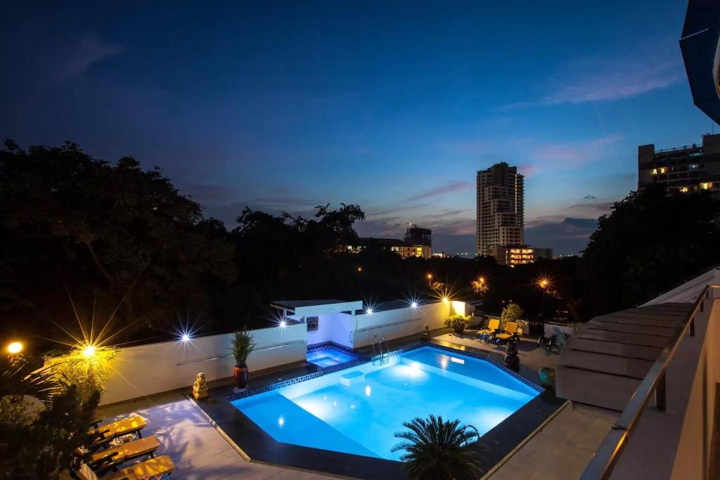 Ultimate 8BR Party Villa W Pool Near Walking StfacilitiesSwimming Pool14