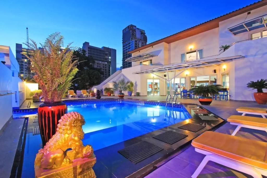 Ultimate 8BR Party Villa W Pool Near Walking StfacilitiesSwimming Pool9