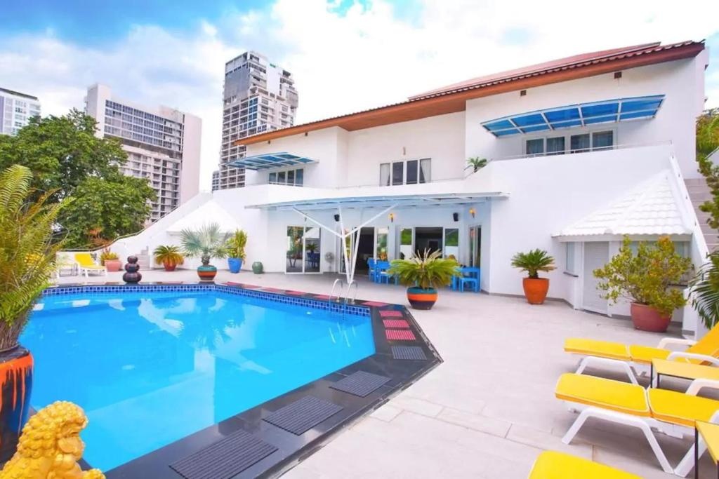Ultimate 8BR Party Villa W Pool Near Walking Stfacilitiesfacilities Image 11