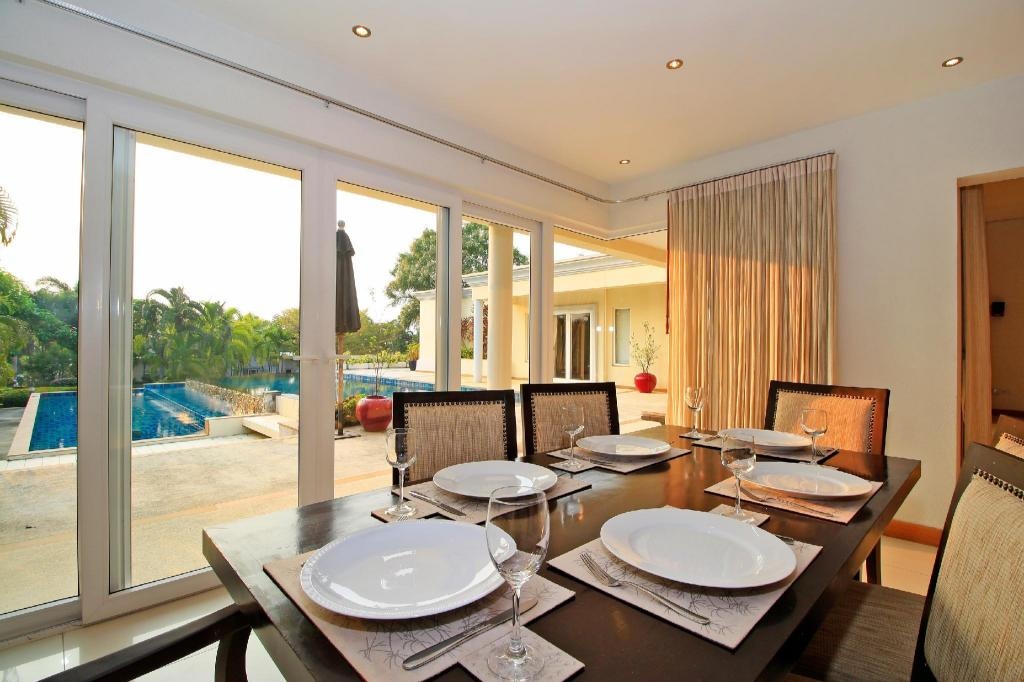 Sunset Villa 4 Bedroom Luxury Pool Villa Pattayadiningdining Image 11