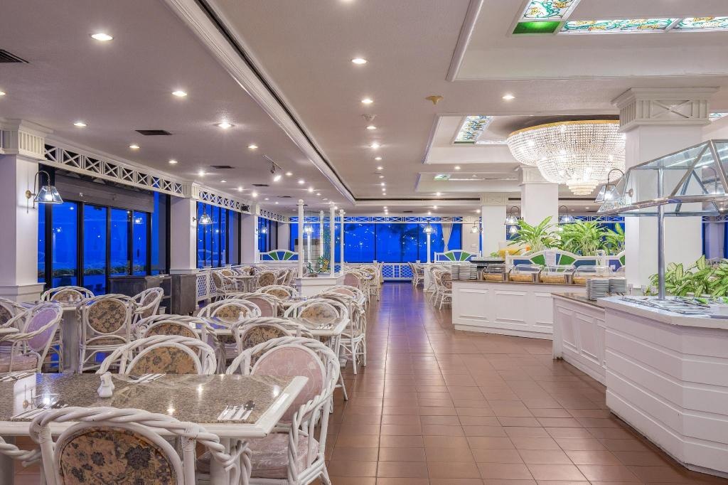 Ambassador City Jomtien Pattaya Ocean WingdiningRestaurant7