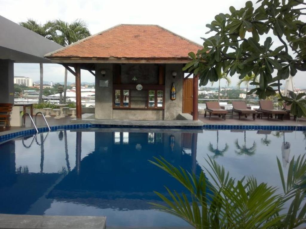 Sunshine Vista HotelfacilitiesSwimming Pool15