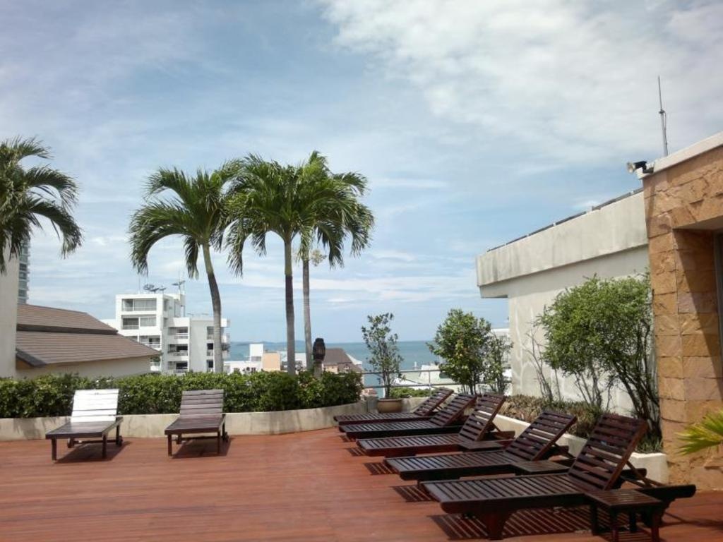 Sunshine Vista HotelfacilitiesSwimming Pool2
