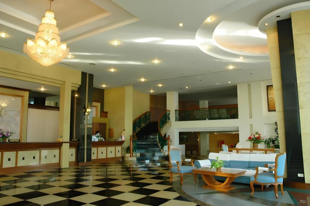 Camelot HotelpropertyviewsLobby9